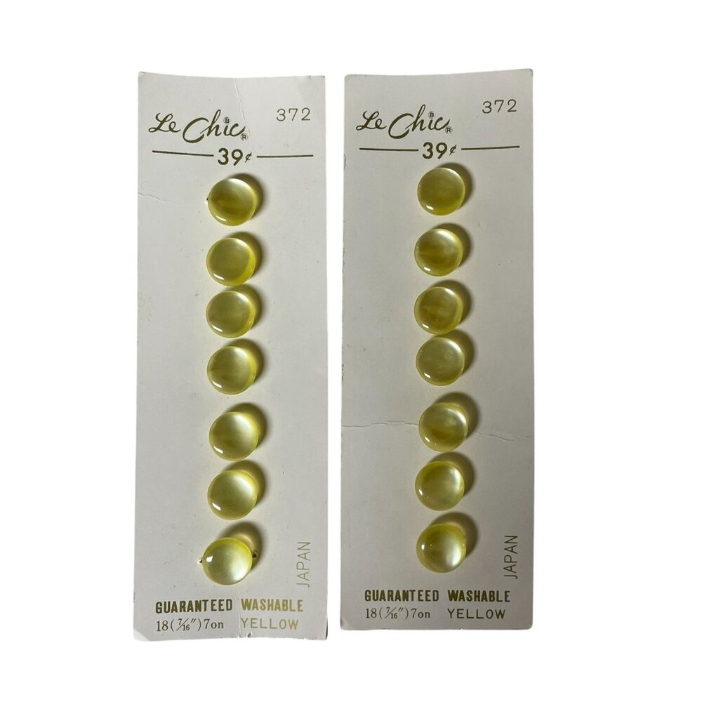 Vintage Le Chic Yellow NEW Old Stock 14 Buttons